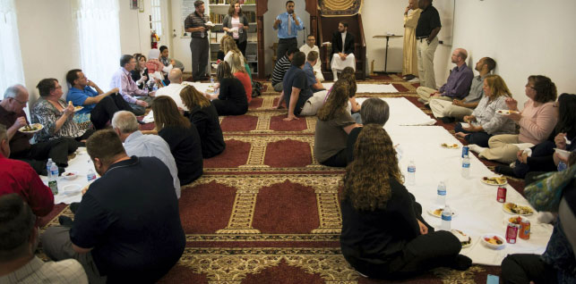 U.S.-Mosque-welcomes-over-50-School-District-staff